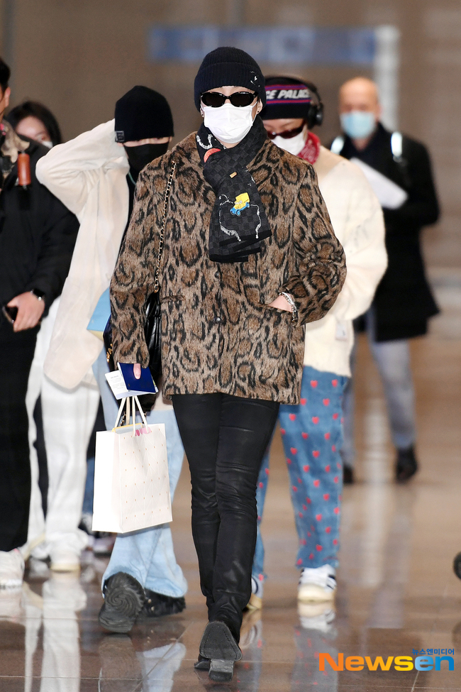 위너 강승윤 ‘블랙 스키니진에 호피 재킷 패션’[포토엔HD] - 손에 잡히는 뉴스 눈에 보이는 뉴스 - 뉴스엔