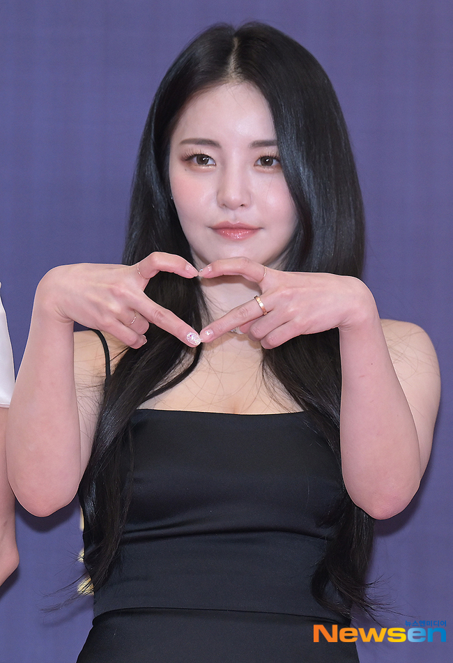 브레이브걸스 유정, 꼬북좌의 하트[포토엔HD] - 손에 잡히는 뉴스 눈에 보이는 뉴스 - 뉴스엔