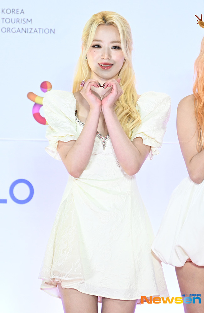 (여자)아이들 슈화, 화이트 크리스마스 하트 [포토엔HD] - 손에 잡히는 뉴스 눈에 보이는 뉴스 - 뉴스엔