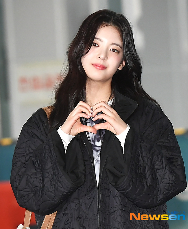 ITZY 리아, 예쁜 포즈에 시선강탈 [포토엔HD] - 손에 잡히는 뉴스 눈에 보이는 뉴스 - 뉴스엔