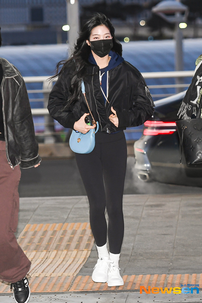 르세라핌 카즈하 매서운 바람에 휘날리는 머리결 포토엔hd 손에 잡히는 뉴스 눈에 보이는 뉴스 뉴스엔 