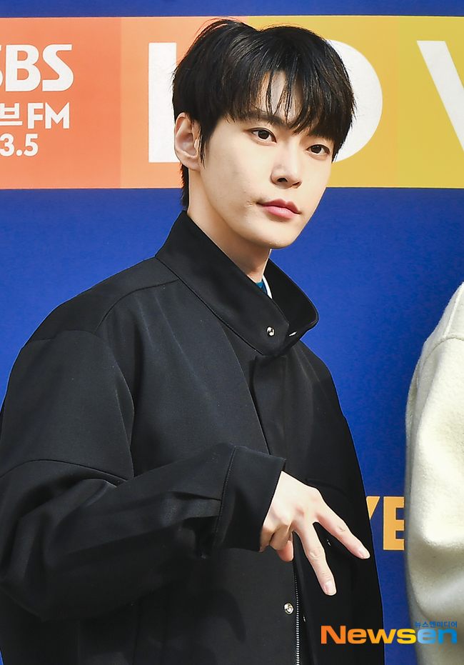 NCT 127 도영, 멋진 느낌이 장난 아니네 [포토엔HD] - 손에 잡히는 뉴스 눈에 보이는 뉴스 - 뉴스엔