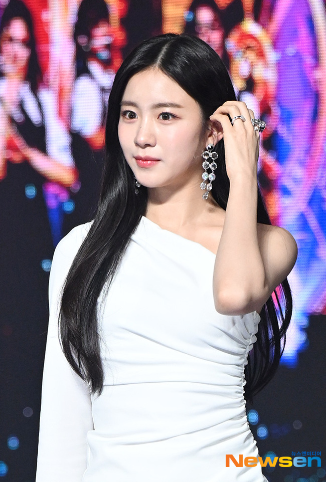 우아 우연, ‘바라만 봐도 심쿵’ 물오른 청순美 [포토엔HD 화보] - 손에 잡히는 뉴스 눈에 보이는 뉴스 - 뉴스엔