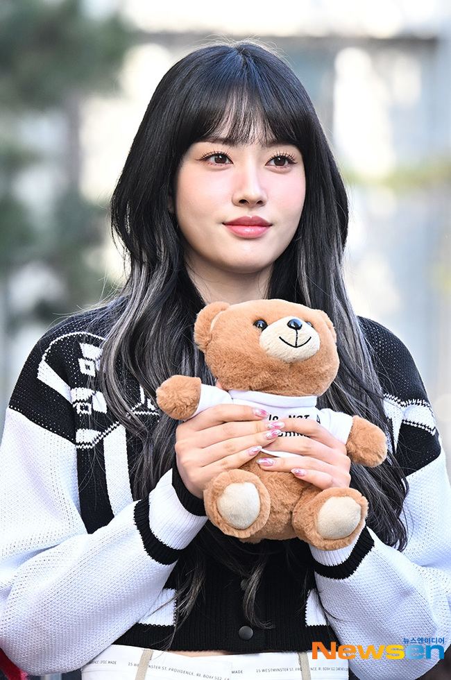 스테이씨 윤, 사랑스러운 ‘테디베어’ [포토엔HD] - 손에 잡히는 뉴스 눈에 보이는 뉴스 - 뉴스엔