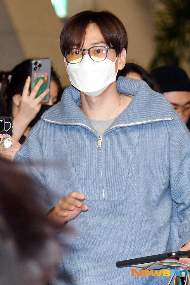 슈퍼주니어 은혁 ‘뿔테 안경 쓴 혁이’[포토엔HD] - 손에 잡히는 뉴스 눈에 보이는 뉴스 - 뉴스엔