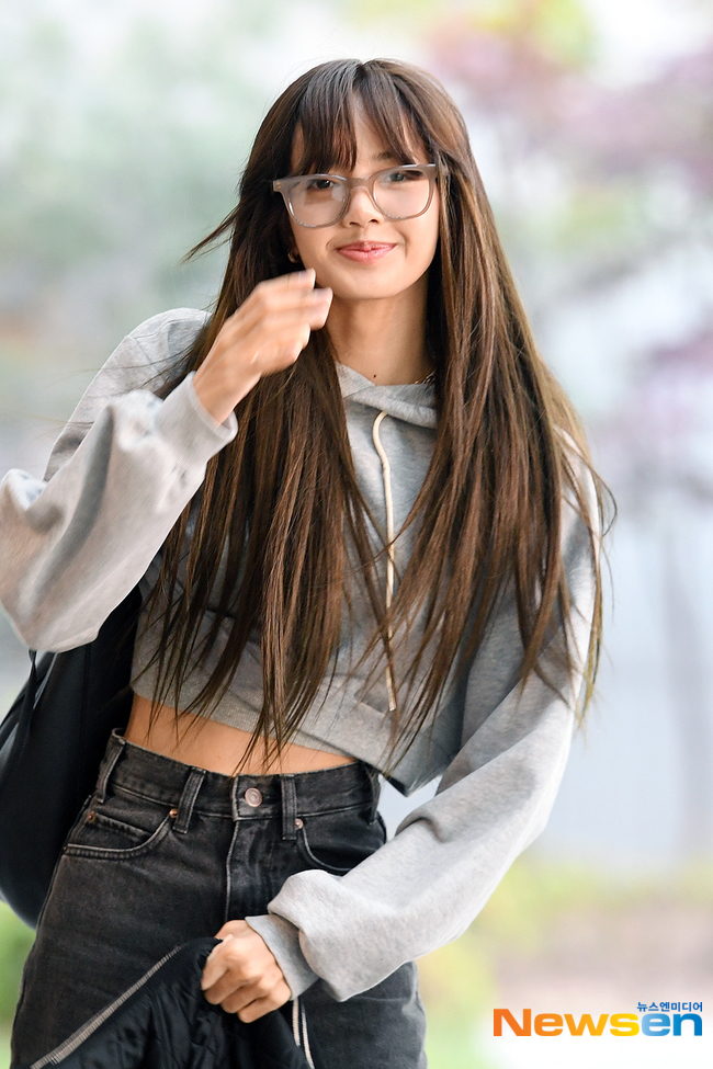 블랙핑크 리사 ‘더 예뻐진 분위기’[포토엔HD] - 손에 잡히는 뉴스 눈에 보이는 뉴스 - 뉴스엔