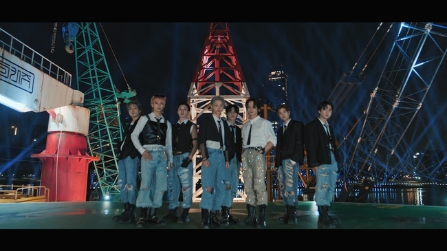 ‘컴백’ 스트레이 키즈, 타이틀곡 ‘특’ MV 최초 공개…블록버스터급 예고편 - 손에 잡히는 뉴스 눈에 보이는 뉴스 - 뉴스엔