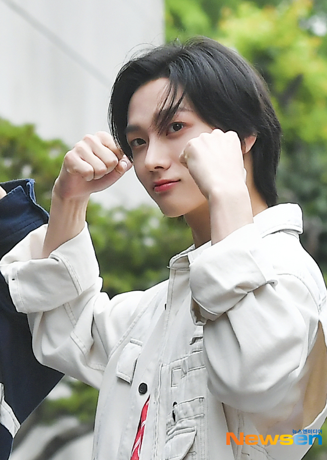 BOYNEXTDOOR 성호, 두 주먹 꽉 쥐고~ [포토엔HD] - 손에 잡히는 뉴스 눈에 보이는 뉴스 - 뉴스엔