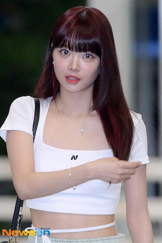 르세라핌 홍은채 ‘작은 얼굴에 꽉 찬 이목구비’[포토엔HD] - 손에 잡히는 뉴스 눈에 보이는 뉴스 - 뉴스엔
