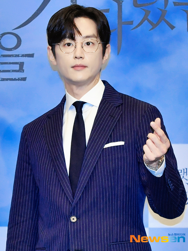 권율 “내 母가 배종옥 선배라니, 형용할 수 없을 정도로 환상적 시간”(오당기) - 손에 잡히는 뉴스 눈에 보이는 뉴스 - 뉴스엔