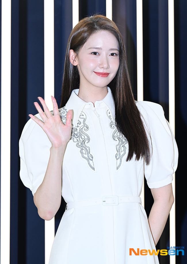 윤아, 러블리하게 인사 [포토엔HD] - 손에 잡히는 뉴스 눈에 보이는 뉴스 - 뉴스엔