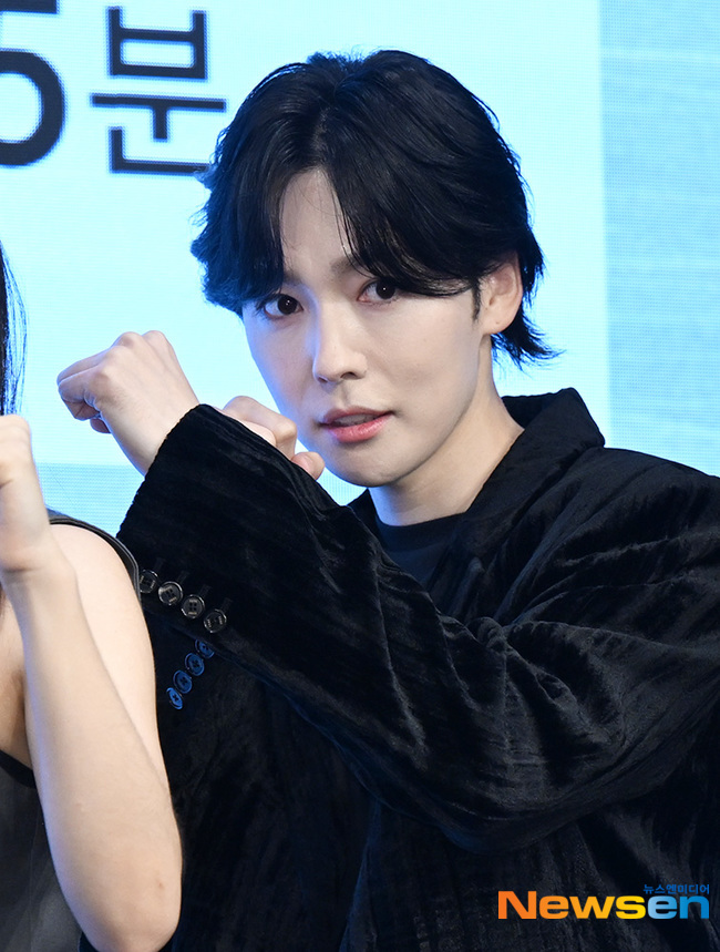 김진우, 얼굴천재의 복서포즈 [포토엔HD] - 손에 잡히는 뉴스 눈에 보이는 뉴스 - 뉴스엔