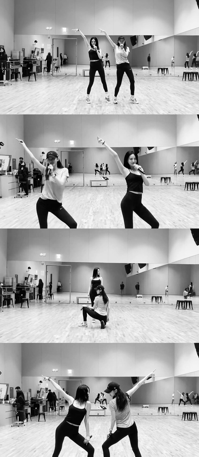 ‘마스크걸’ 나나X한재이 ‘토요일밤에’ 연습 영상 공개 “모미♥춘애” - 손에 잡히는 뉴스 눈에 보이는 뉴스 - 뉴스엔