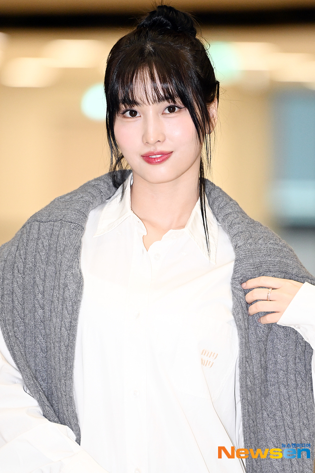 트와이스 모모 ‘작은 얼굴에 꽉 찬 예쁨’[포토엔HD] - 손에 잡히는 뉴스 눈에 보이는 뉴스 - 뉴스엔