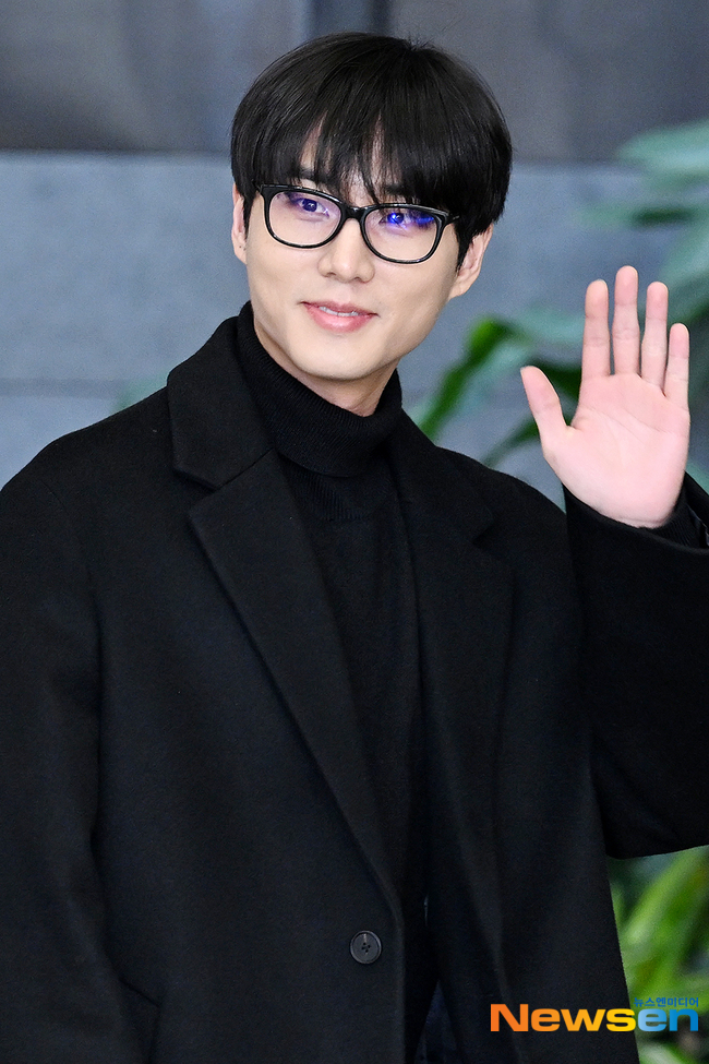 데이식스 영케이 ‘훈남의 정석’[포토엔HD] - 손에 잡히는 뉴스 눈에 보이는 뉴스 - 뉴스엔