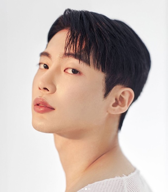 전직 남자 아이돌 우진 폭로 “공연 1000번, 8년 동안 최저시급도 못 받아” - 손에 잡히는 뉴스 눈에 보이는 뉴스 - 뉴스엔