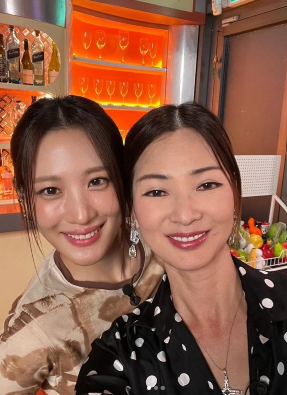 »çÁø=¿ÞÂʺÎÅÍ ¹è¿ì ¼öÇö, ¸ðµ¨ À̼Ҷó/À̼Ҷó ¼Ò¼È¹Ìµð¾î ĸó