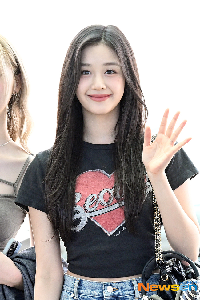 베이비몬스터 파리타 ‘웃으면 예쁨 UP!’[포토엔HD] - 손에 잡히는 뉴스 눈에 보이는 뉴스 - 뉴스엔