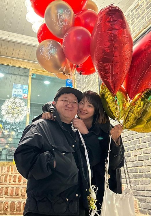 정형돈♥한유라 불화설 해명 후 한국 왔다 “바쁜 나날”‥딸과 함께 병원行 - 손에 잡히는 뉴스 눈에 보이는 뉴스 - 뉴스엔