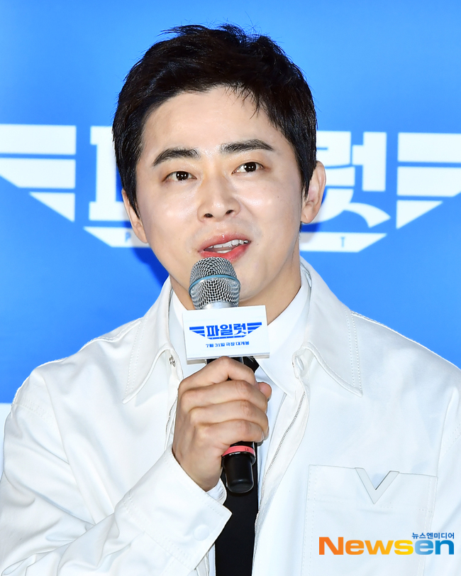 ‘파일럿’ 조정석, 7kg 빼고 림프선 마사지‥본인도 반했다는 여장 3단 변신[종합] - 손에 잡히는 뉴스 눈에 보이는 뉴스 - 뉴스엔