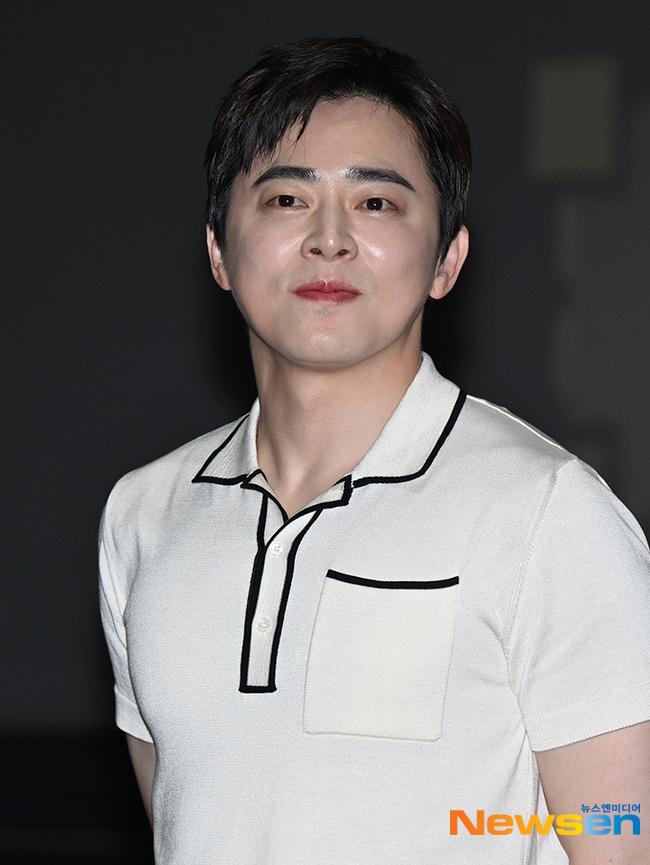 조정석, 훈훈한 파일럿 ‘한정우’ [포토엔HD] - 손에 잡히는 뉴스 눈에 보이는 뉴스 - 뉴스엔