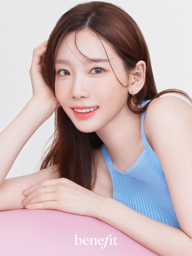 태연, 모공 제로 도자기 피부…투명함 그 자체 [스타화보] - 손에 잡히는 뉴스 눈에 보이는 뉴스 - 뉴스엔