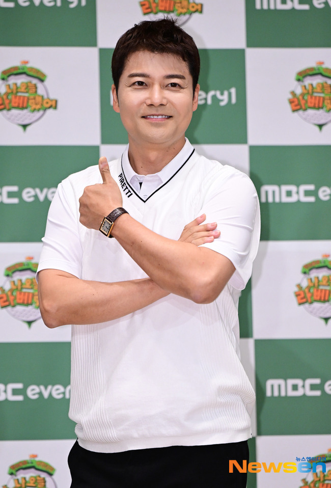 웃는 전현무 vs 우는 김대호, 엇갈린 파리 올림픽 중계 성적표