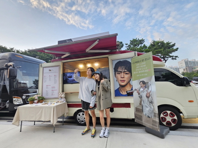 ����=�ؿʹ޿������θ�Ʈ