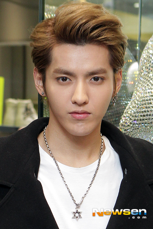 »çÁø=Å©¸®½º(¿ìÀÌÆÇ)/´º½º¿£DB