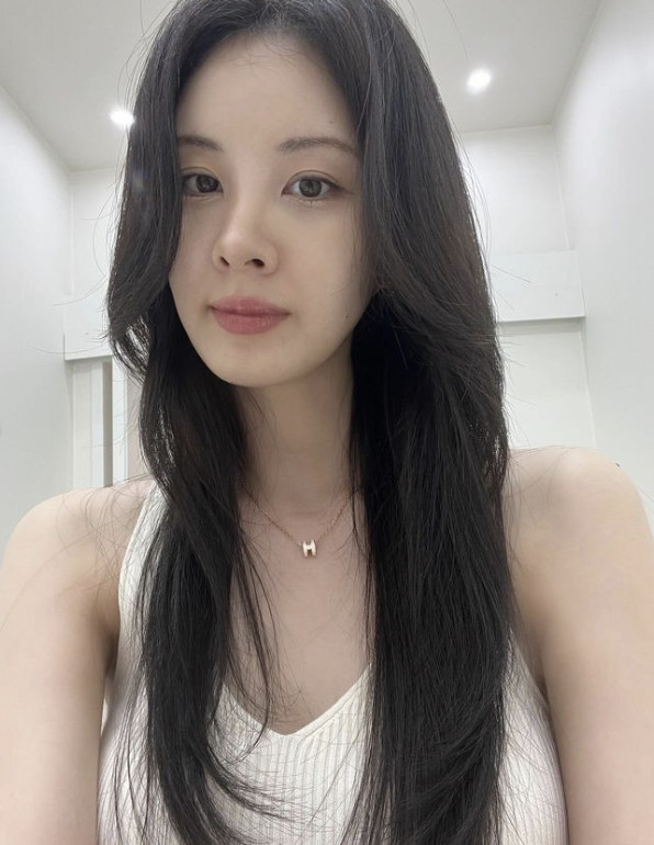 소녀시대 서현 탐나는 직각 어깨, 민소매 입고 농염 윙크 - 손에 잡히는 뉴스 눈에 보이는 뉴스 - 뉴스엔