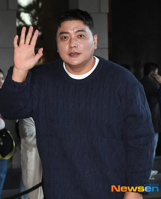조세호 결혼식 김태균, 훈훈한 인사~[포토엔HD] - 손에 잡히는 뉴스 눈에 보이는 뉴스 - 뉴스엔
