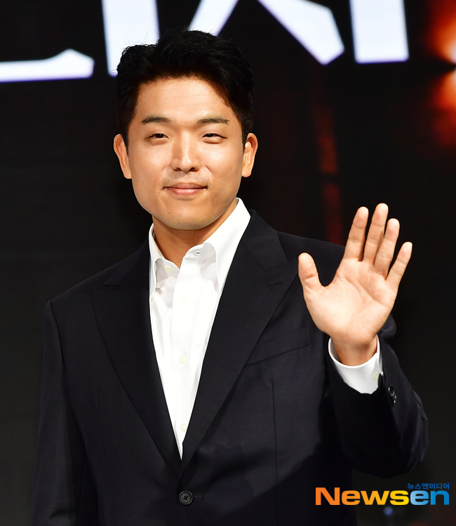 안성재 ‘흑백요리사’ 효과 엄청나네‥40만명 몰렸다 - 손에 잡히는 뉴스 눈에 보이는 뉴스 - 뉴스엔