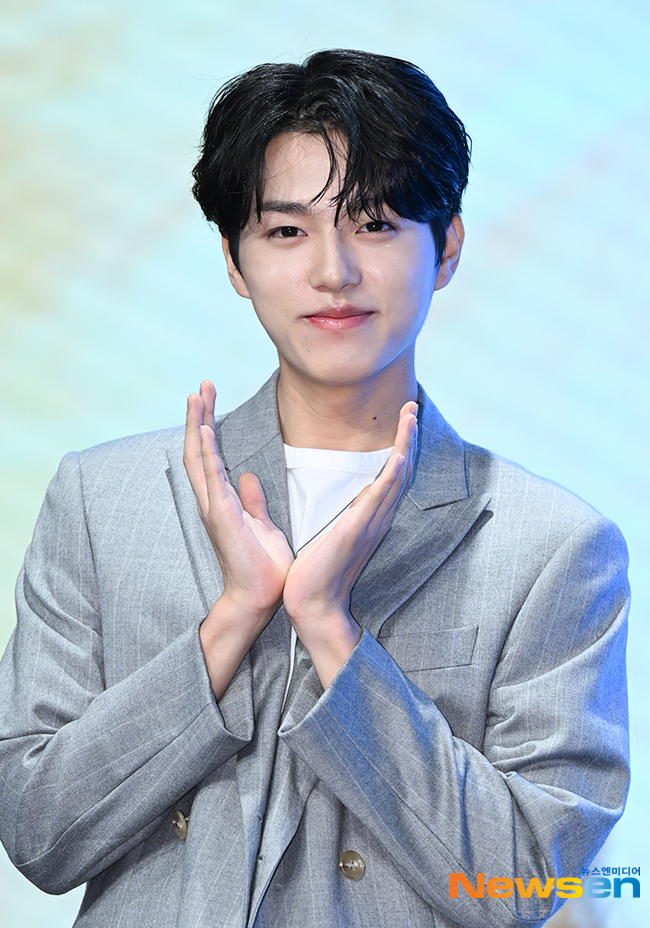 이진우, 자체발광 아이돌 ‘꽃미남’ [포토엔HD] - 손에 잡히는 뉴스 눈에 보이는 뉴스 - 뉴스엔