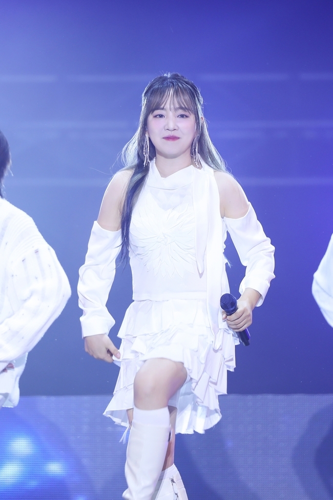 ‘데뷔 20주년’ 윤하 “올해 20회 콘서트” 약속 지켰다…기특한 열일 - 손에 잡히는 뉴스 눈에 보이는 뉴스 - 뉴스엔