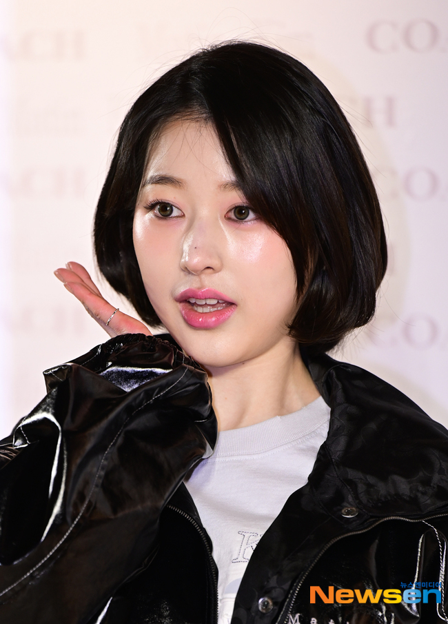 장원영이 걸어오는 줄, 장다아 똑단발로 180도 달라진 분위기 - 손에 잡히는 뉴스 눈에 보이는 뉴스 - 뉴스엔