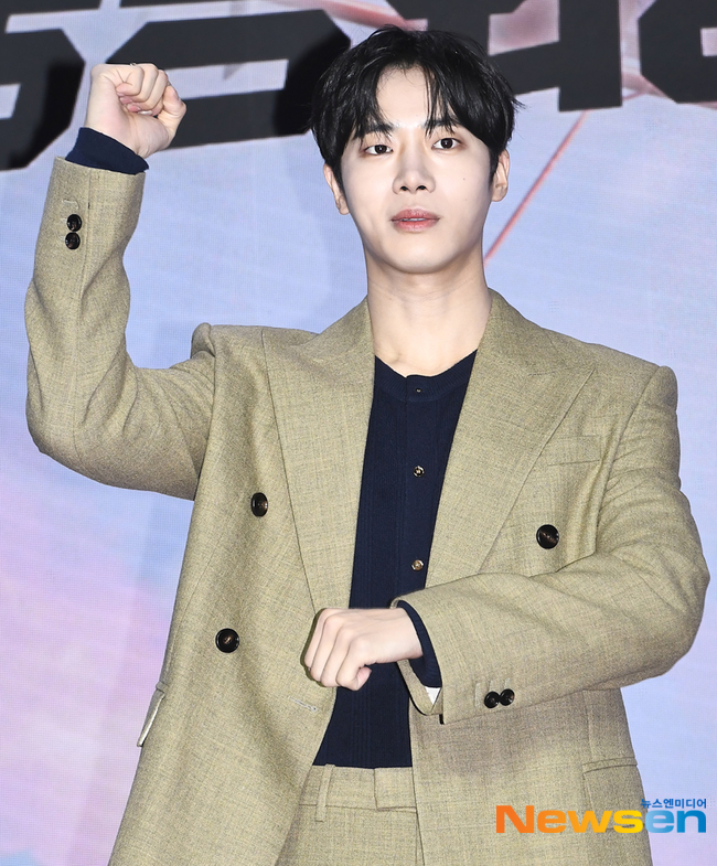 추영우, 정색하면 섹시하고 웃으면 귀엽고‥新 여심 저격수 맞네 - 손에 잡히는 뉴스 눈에 보이는 뉴스 - 뉴스엔