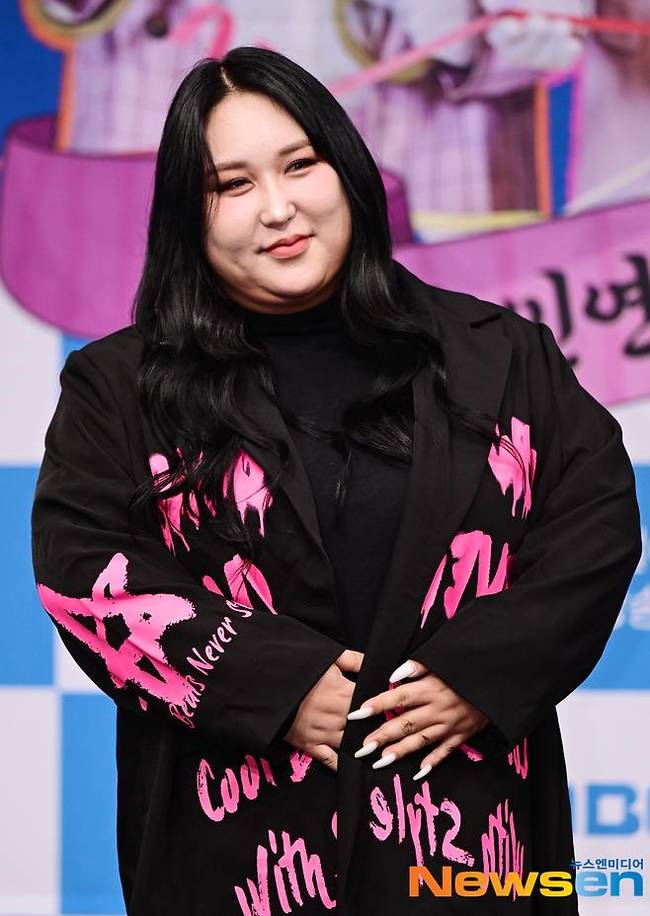 87만 유튜버 풍자, 부촌 한남에 “2년째 거주 중” 돈 얼마나 벌었길래(‘홈즈’) - 손에 잡히는 뉴스 눈에 보이는 뉴스 - 뉴스엔