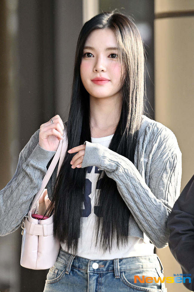 하츠투하츠 유하 ‘작은 얼굴에 꽉 찬 예쁨’[포토엔HD] - 손에 잡히는 뉴스 눈에 보이는 뉴스 - 뉴스엔