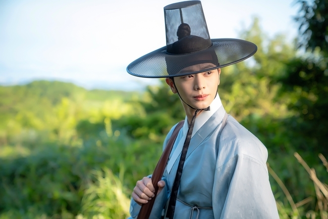 ‘귀궁’ 육성재, “동갑 김지연. 어색할 줄 알았는데 오히려 좋아” - 손에 잡히는 뉴스 눈에 보이는 뉴스 - 뉴스엔