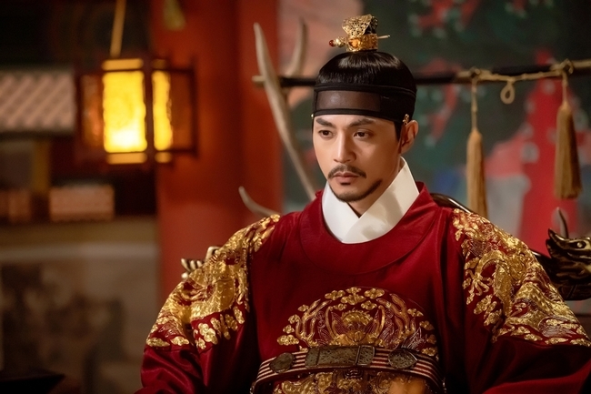 ‘귀궁’ 작가 “육성재 캐스팅, 조상신 도왔다” - 손에 잡히는 뉴스 눈에 보이는 뉴스 - 뉴스엔