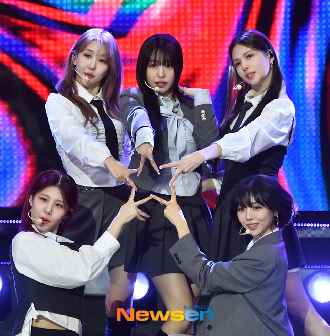 UDTT 우당탕탕 소녀단 [포토엔HD] - 손에 잡히는 뉴스 눈에 보이는 뉴스 - 뉴스엔