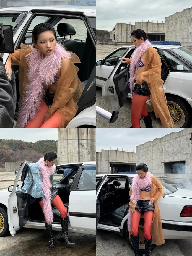 저작권료 月10억' 전소연, 비키니에 빨간 스타킹‥이걸 소화하네 - 뉴스엔