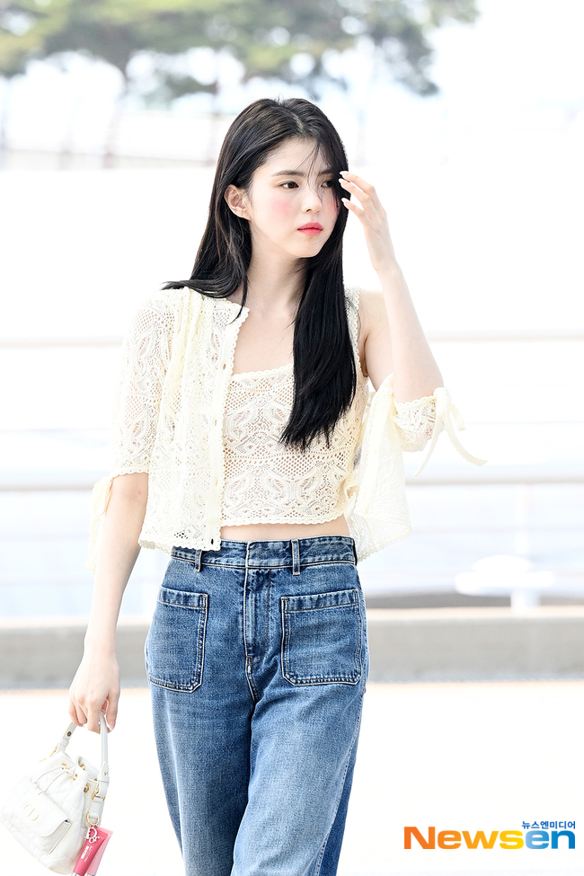 한소희 하얗다 못해 투명하네, 속 다 비치는 시스루 입고 백옥 여신美 - 손에 잡히는 뉴스 눈에 보이는 뉴스 - 뉴스엔