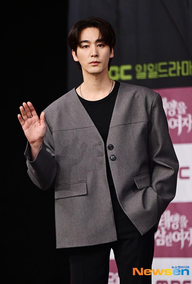 오창석, 태양을 삼킨 여자로 인사[포토엔HD] - 손에 잡히는 뉴스 눈에 보이는 뉴스 - 뉴스엔