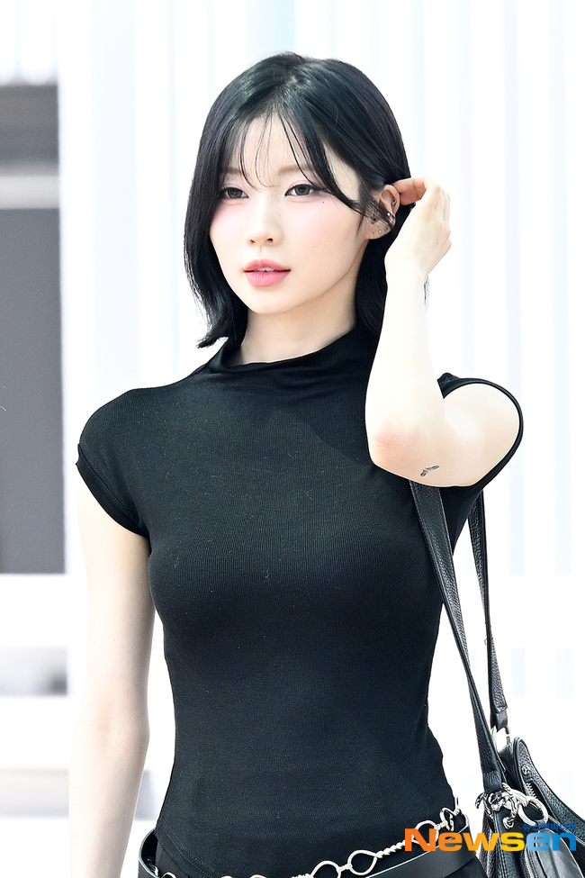 베이비몬스터 아사 ‘예쁨을 귀 뒤로 슬쩍’[포토엔HD] - 손에 잡히는 뉴스 눈에 보이는 뉴스 - 뉴스엔