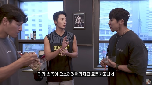  Ʃ ä  GYM JONG KOOK ĸó
