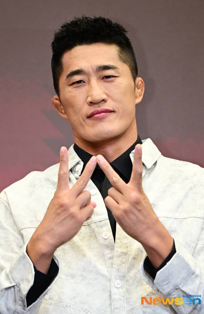 김동현 “진짜 처음 밝히는 거예요” UFC 스폰서십 비밀 최초 고백(핸썸가이즈) - 손에 잡히는 뉴스 눈에 보이는 뉴스 - 뉴스엔