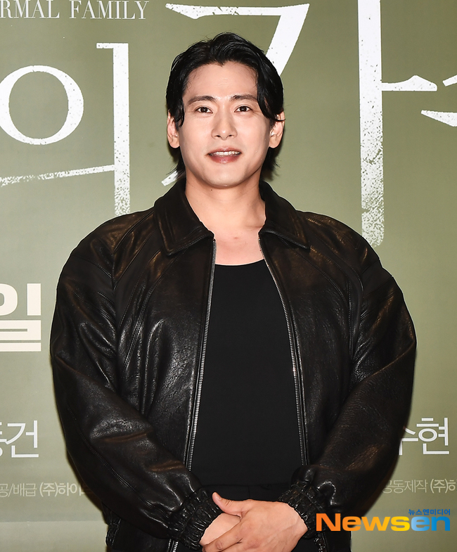 유태오, 베니스영화제 심사위원 발탁...부국제 이어 열혈 행보 - 뉴스 썸네일 이미지