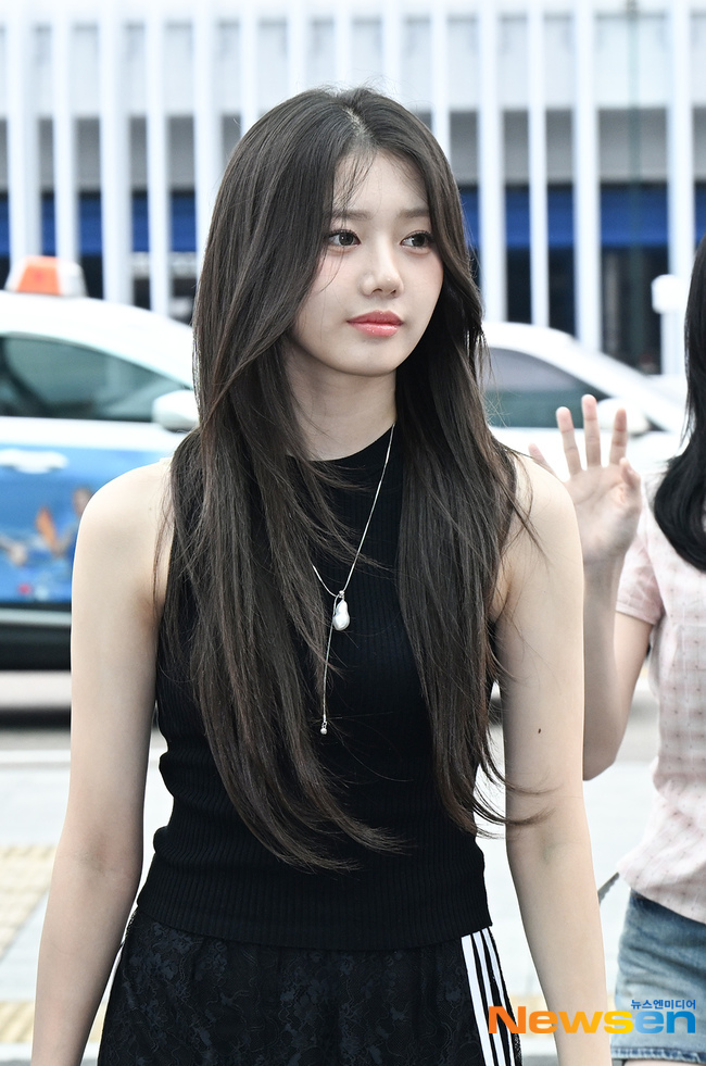 베이비몬스터 로라, 청순 눈빛 [포토엔HD] - 뉴스엔