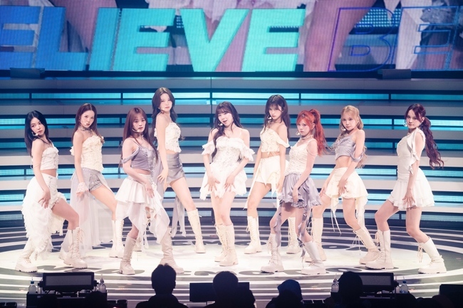 JYP 니쥬, 데뷔 첫 日 홀 투어 시작 ‘자체 최다 규모’ - 손에 잡히는 뉴스 눈에 보이는 뉴스 - 뉴스엔